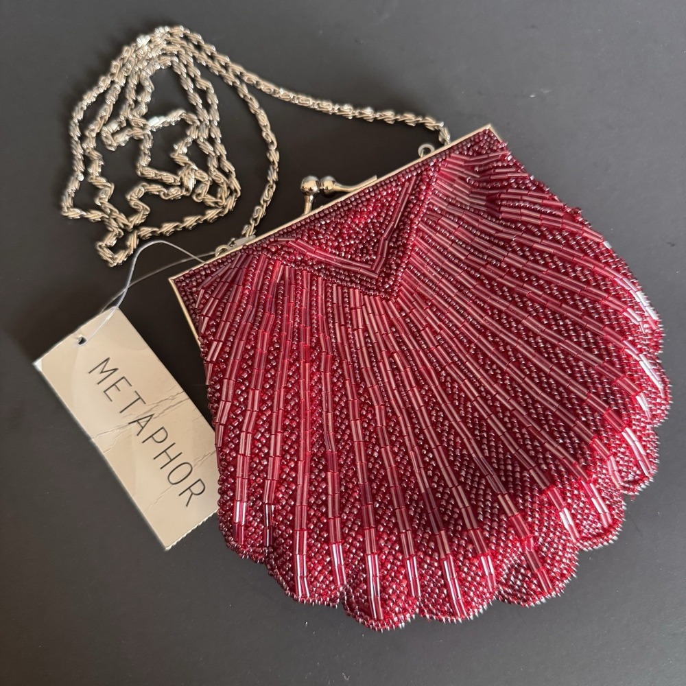 Exquisite Red Hand Made Beaded Clam Shell Kids Lock Clutch Purse ~ Mirror Inside - Picture 2 of 12